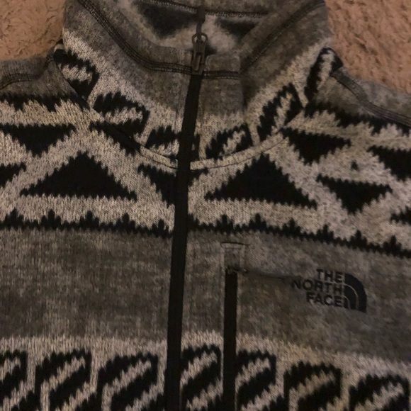 The North Face 1/4 Zip Pullover - Picture 3 of 4